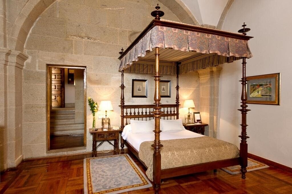 Готель Parador De Santiago De Compostela 5*