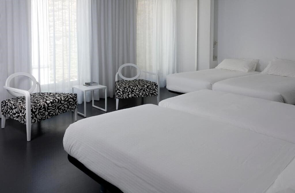 Картинка Moure Hotel 2*