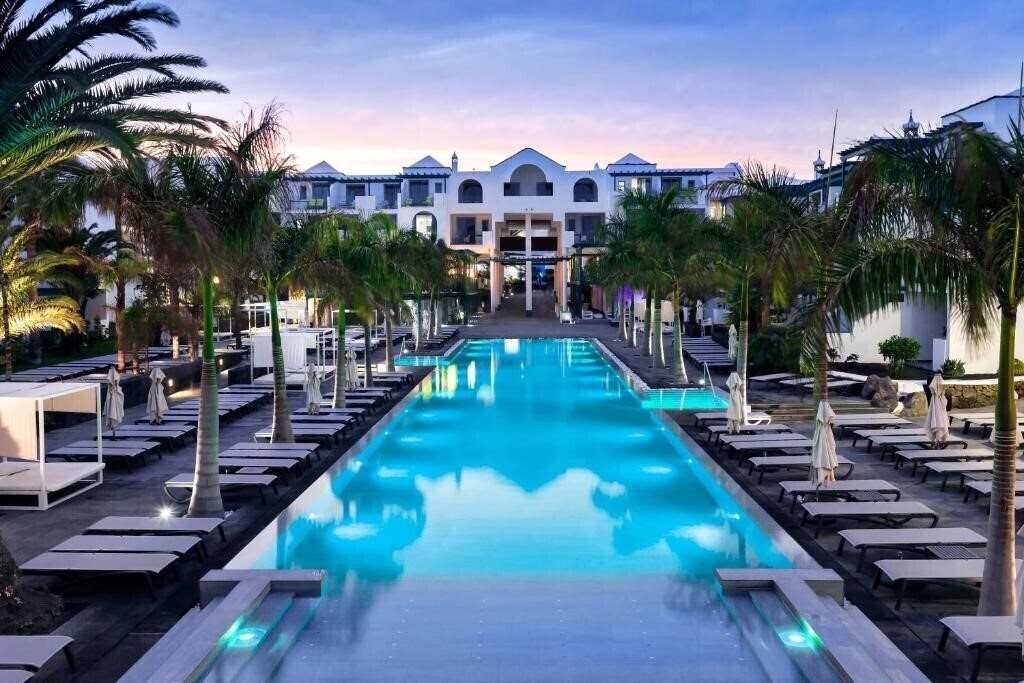 Hotel Barcelo Teguise Beach 4*