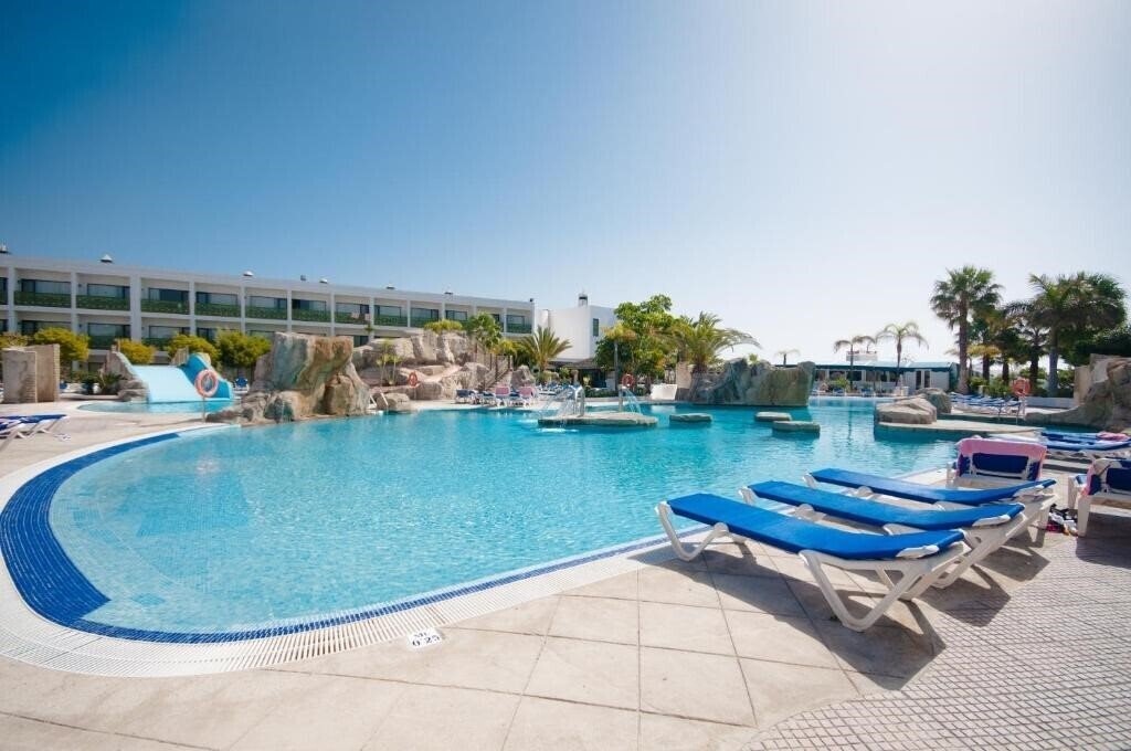 Готель Blue Sea Costa Bastian 4*
