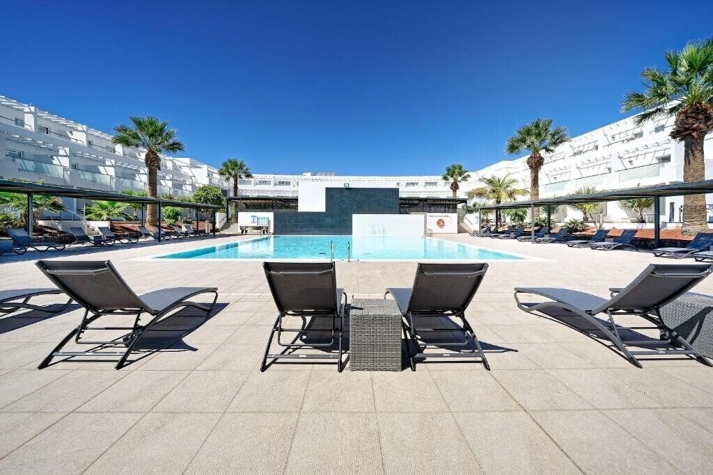 Готель Aequora Lanzarote Suites 4*