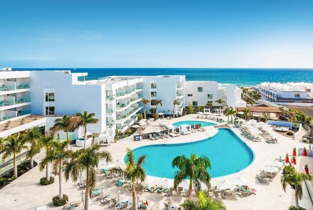 Отель Lava Beach 5*