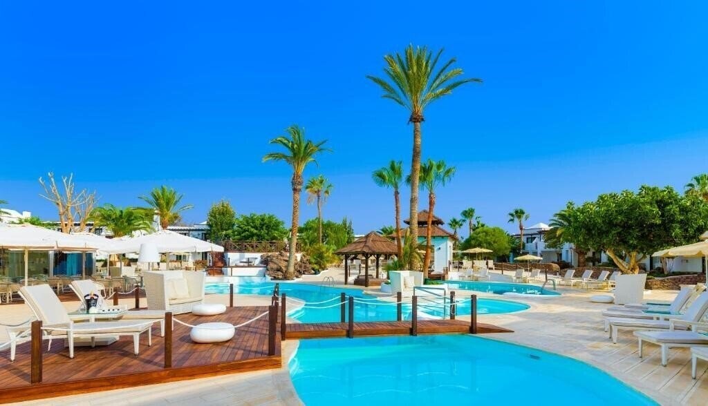 Hotel H10 White Suites (ex. Sentido) 4*