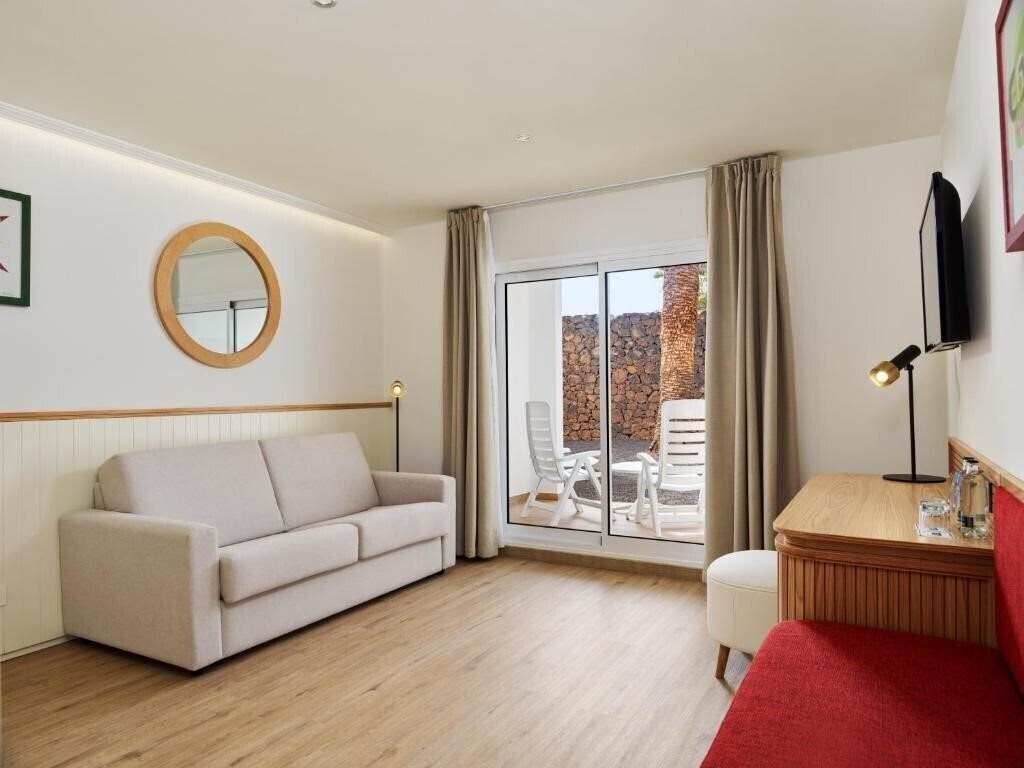 Obraz H10 White Suites (ex. Sentido) 4*
