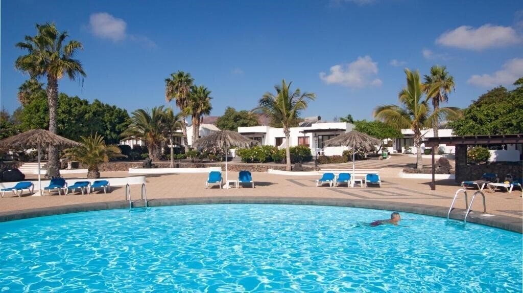 Hotel Playa Limones 3*