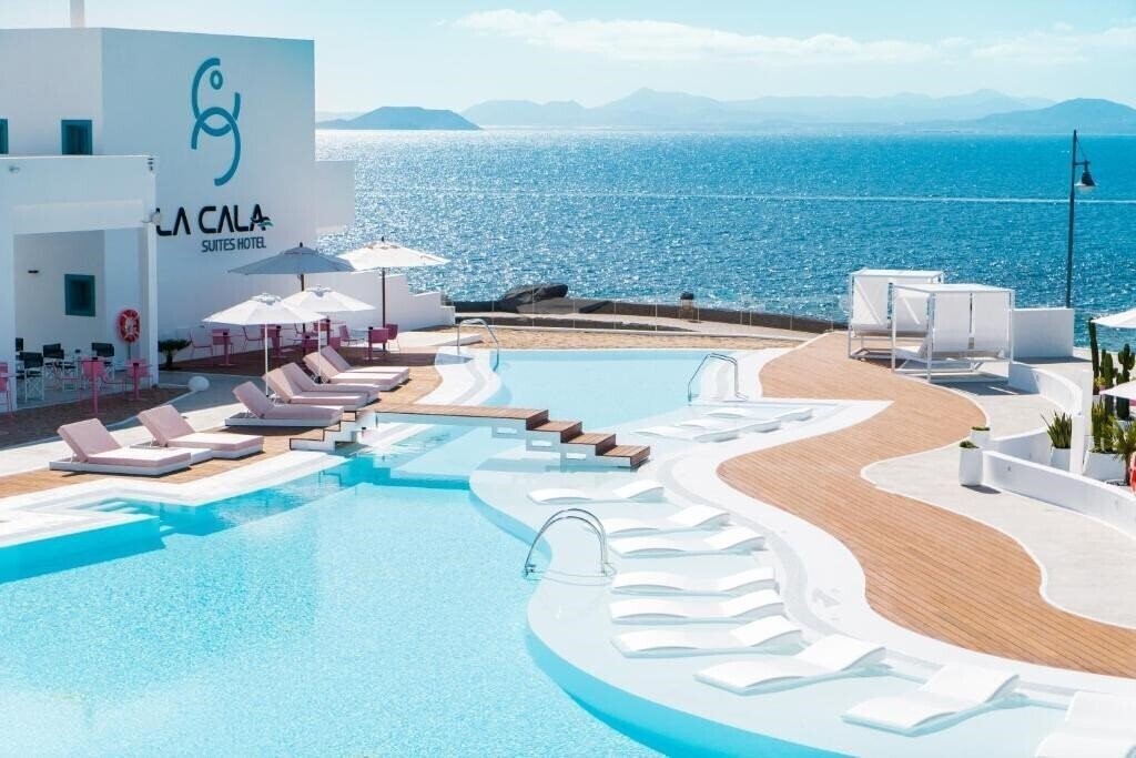 Hotel La Cala Suites 5*