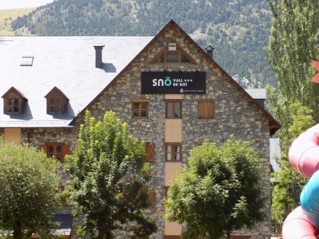 Готель Apartamentos SNO Vall De Boi 2*