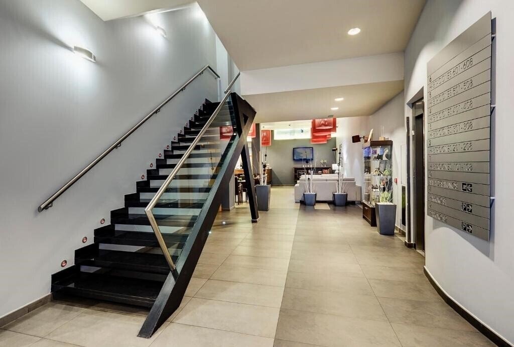 Отель Sercotel Portales 3*