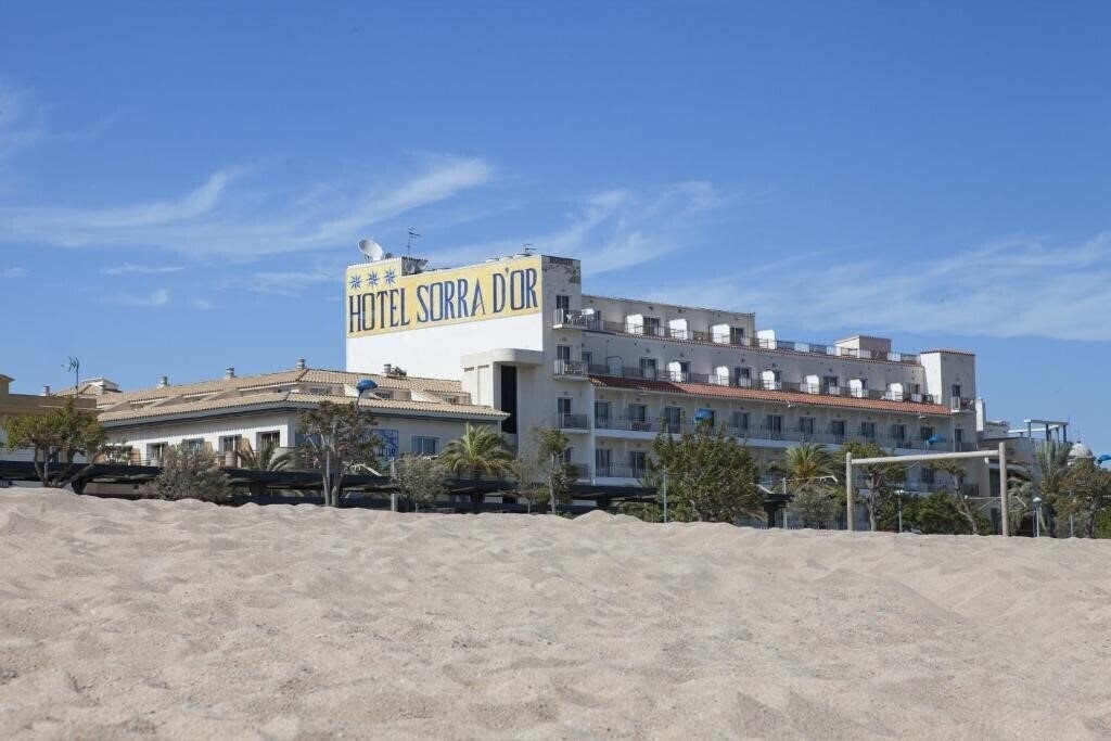 Отель Hotel Ibersol Sorra Dor Beach Club 3*