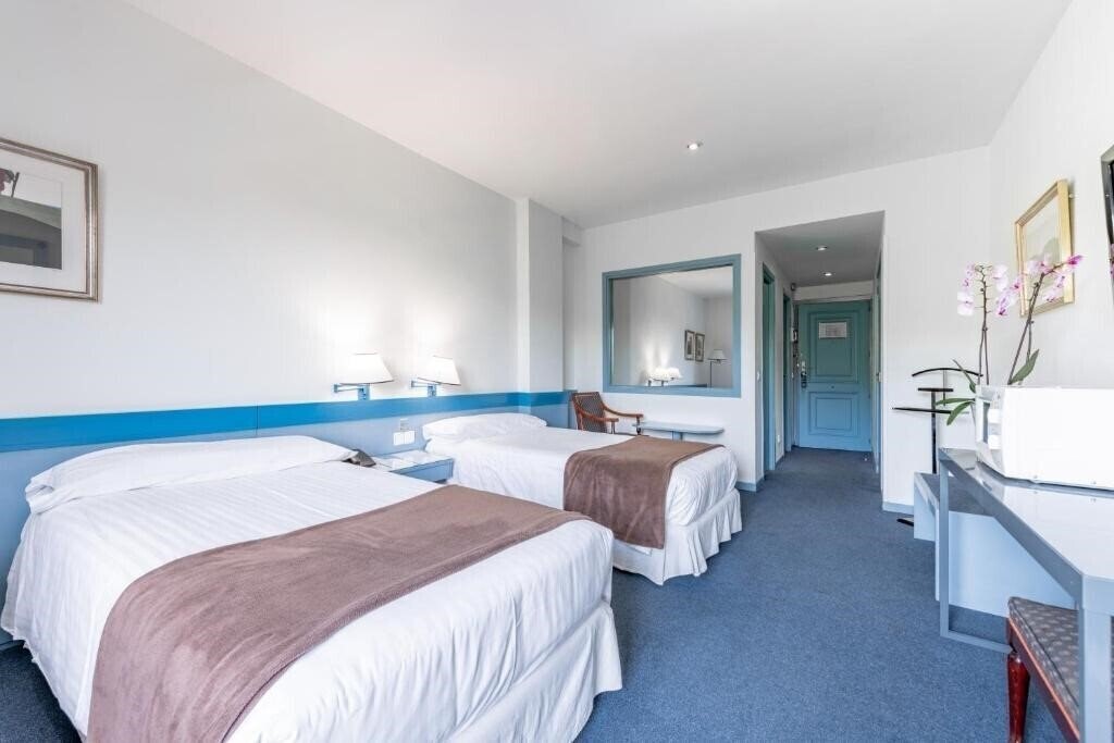 Zdjęcie Espahotel Plaza De Espana 3*