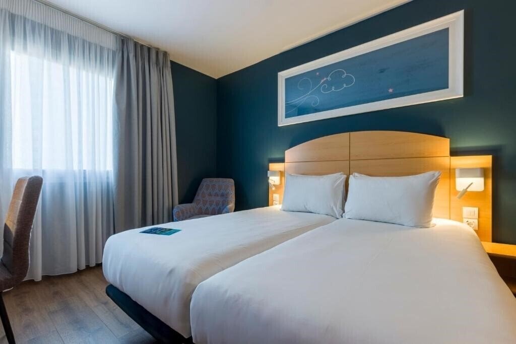 Готель Travelodge Madrid Alcala De Henares (ex. Campanile Madrid Alcala De Henares) 3*