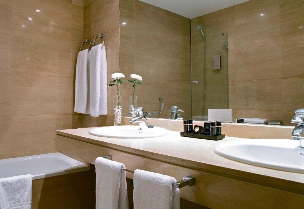 Фотография Splendom Suites Madrid 4*