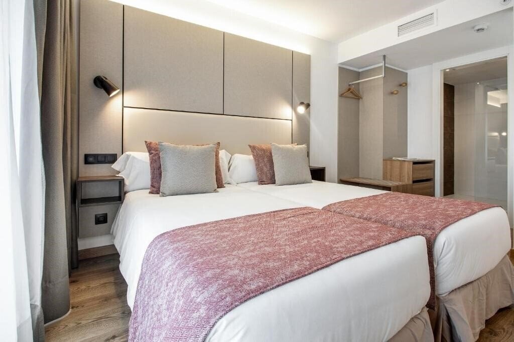 Hotel Eurobuilding2 All Suites 4*