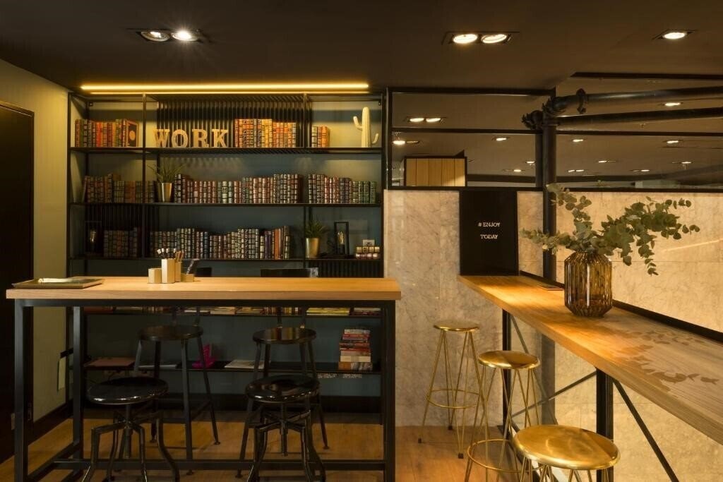 Фотографія Petit Palace Alcala Torre-Tower Views 4*