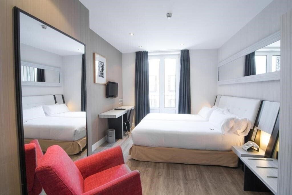 Zdjęcia Petit Palace Arenal 3*