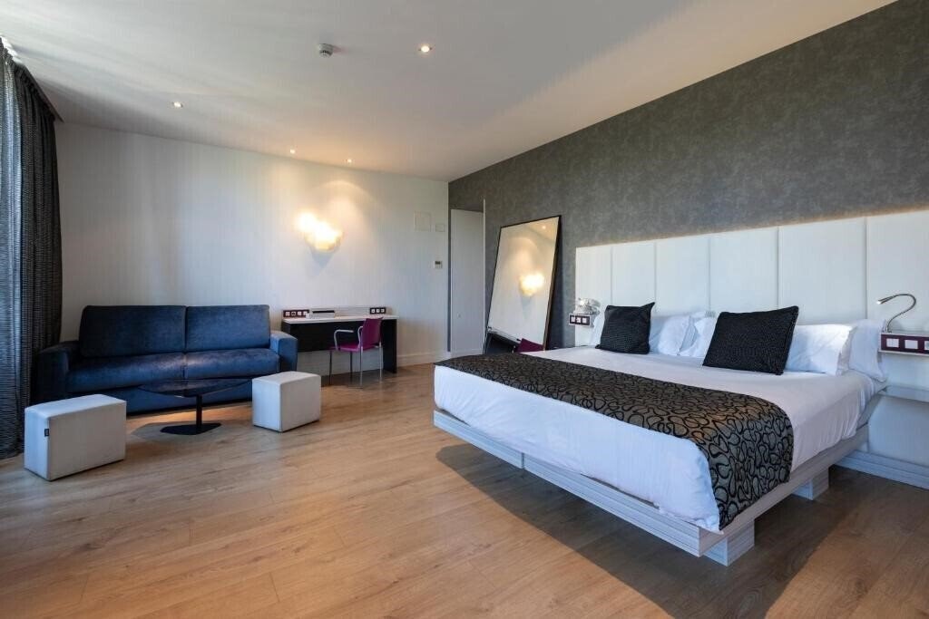 Zdjęcie Petit Palace Santa Barbara 4*