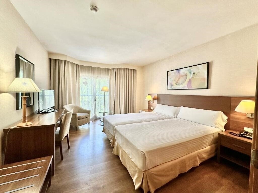 Zdjęcie Aparto-Hotel Rosales 3*