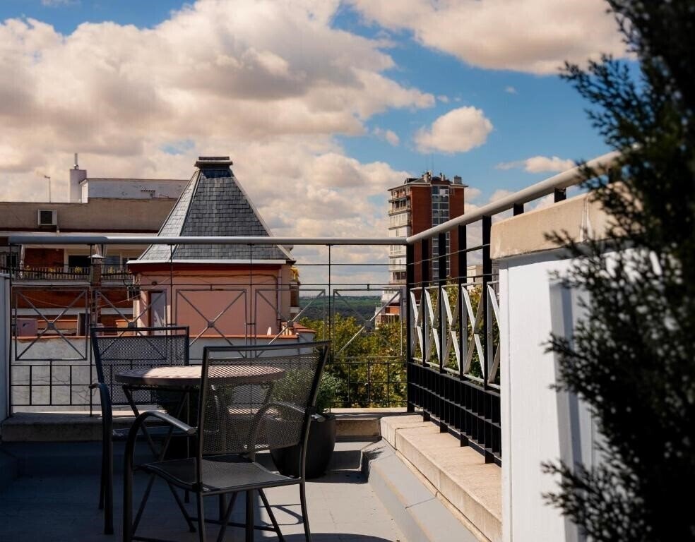 Zdjęcie Aparto-Hotel Rosales 3*