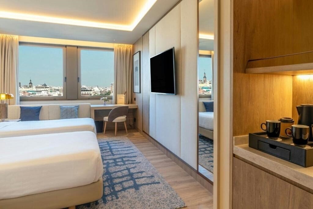 Фото Courtyard By Marriott Madrid Princesa 4*