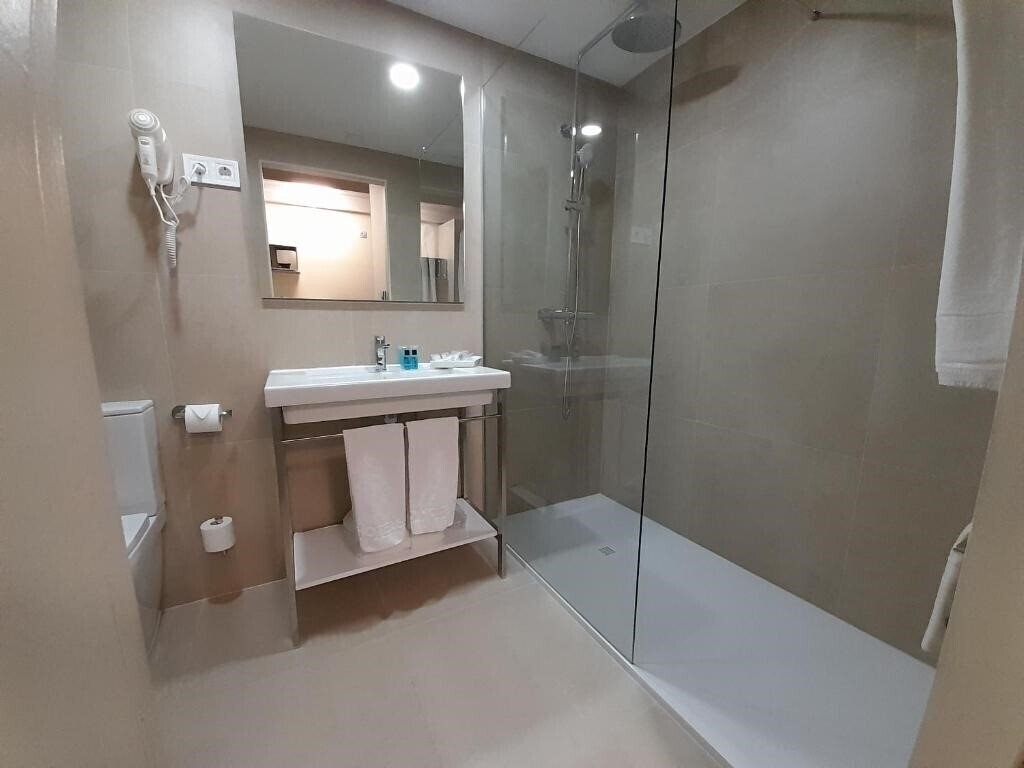 Zdjęcie Eco Alcala Suites 4*