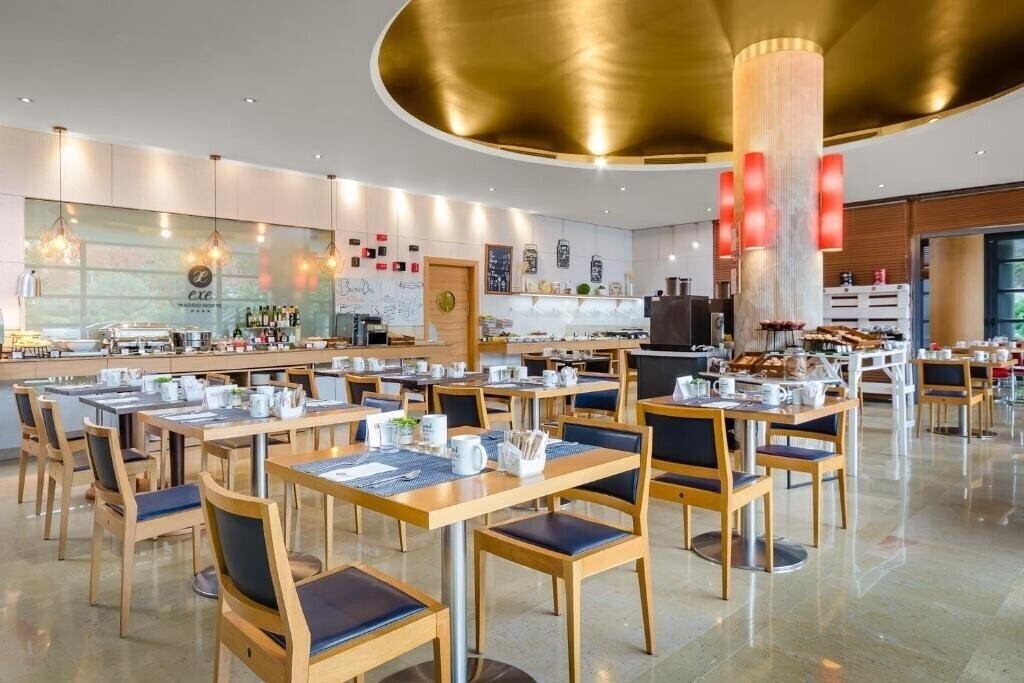 Фотографія Novotel Madrid Sanchinarro 4*