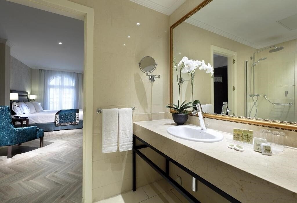 Фотографія Eurostars Casa De La Lirica 4*