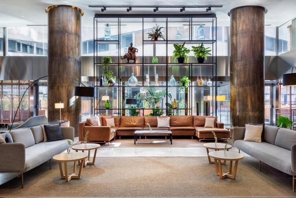 Готель Melia Madrid Princesa 5*