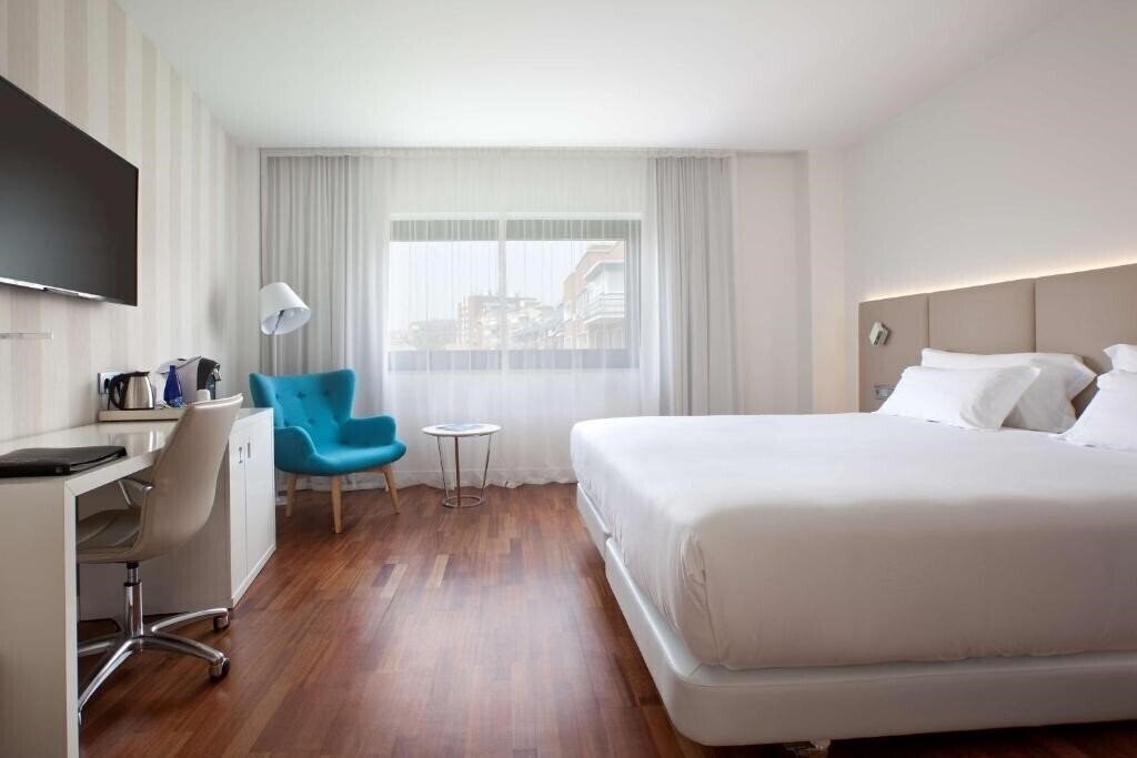 Hotel NH Ventas 4*