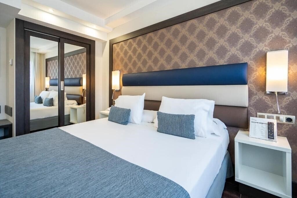 Zdjęcia Gran Versalles 4*