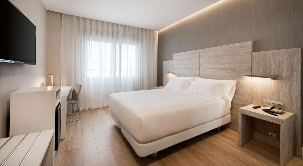Hotel Nh Madrid Chamberi 3*