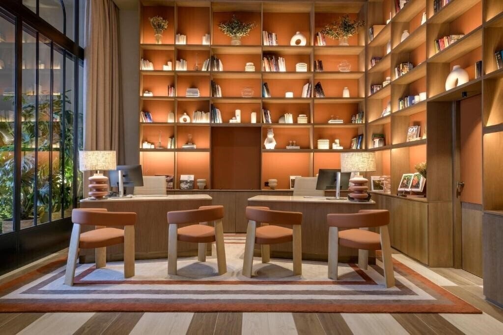 Готель AC Hotel Recoletos by Marriott 4*