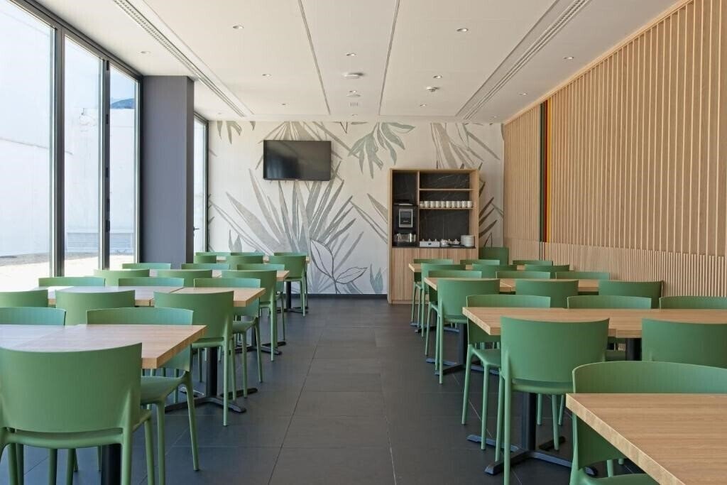 Zdjęcie Dwo Colours Alcala 4*