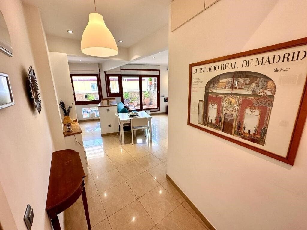 Hotel Far Home Gran Via 3*