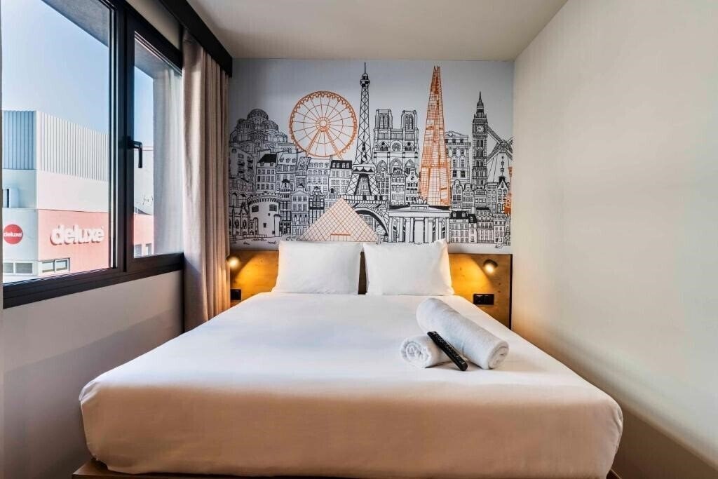 Zdjęcia Easyhotel Madrid Alcala 2*