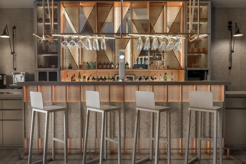 Готель AC Hotel Madrid Airport 4*