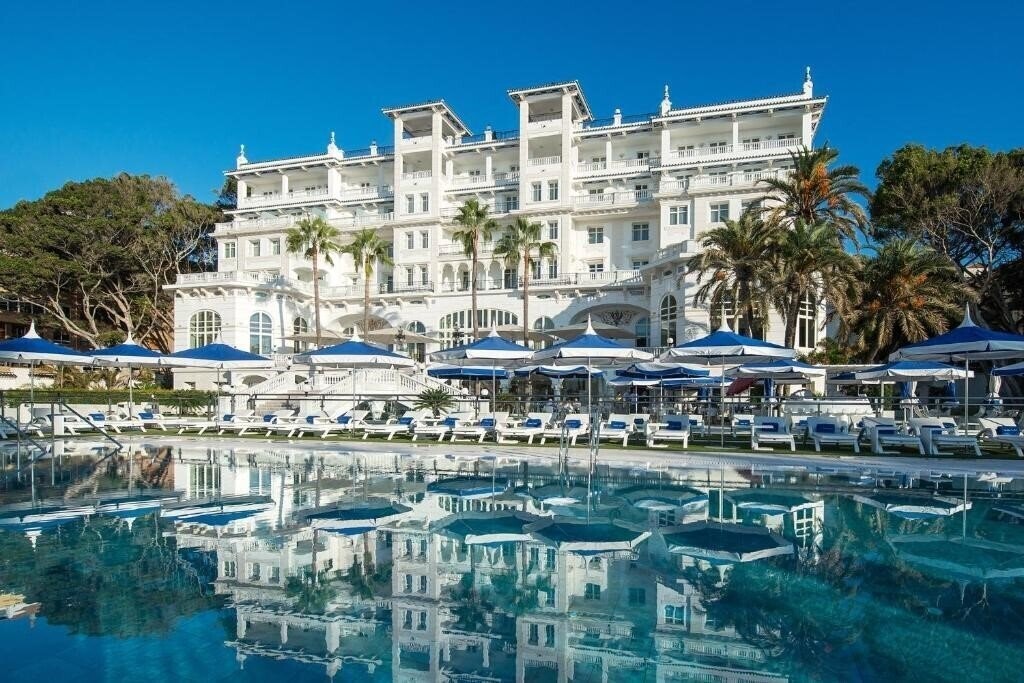 Готель Gran Hotel Miramar 5*