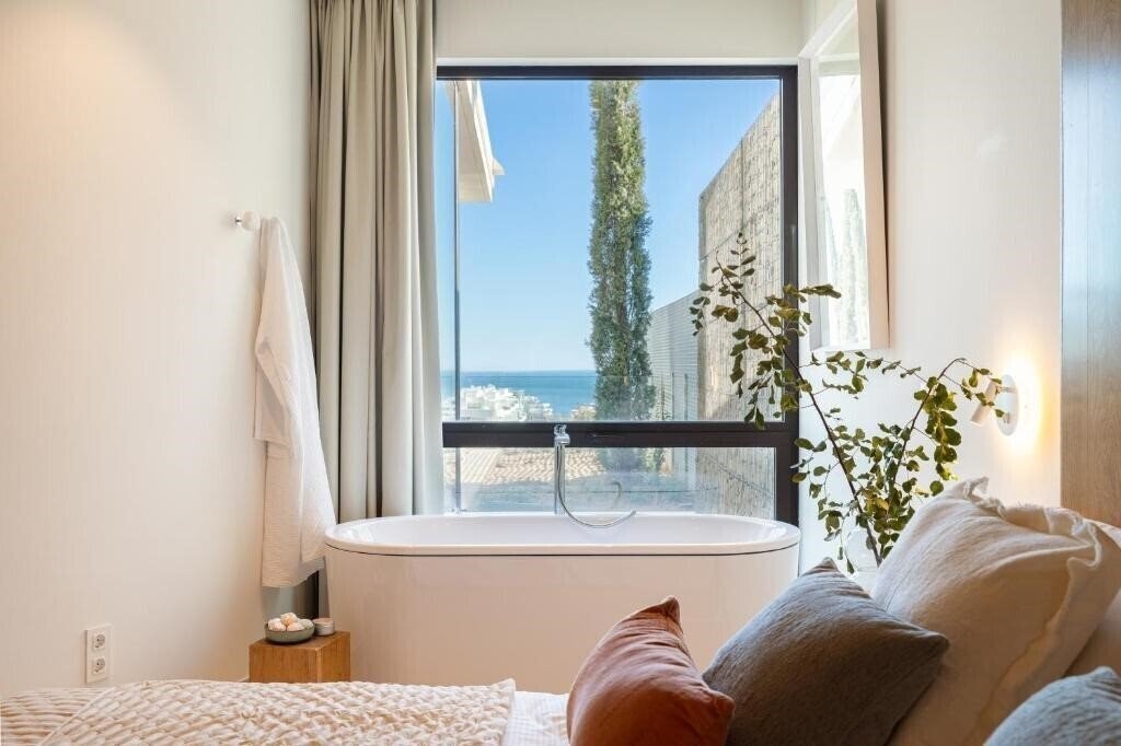 Zdjęcie Leiro Residences, Preferred Hotel & Resorts 5*