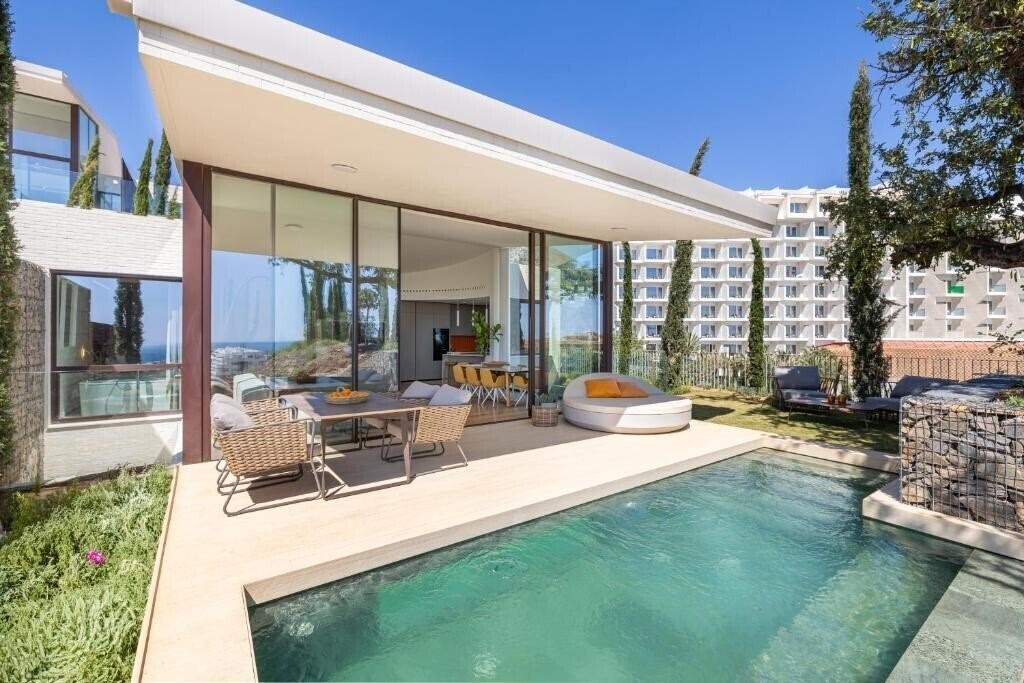 Hotel Leiro Residences, Preferred Hotel & Resorts 5*