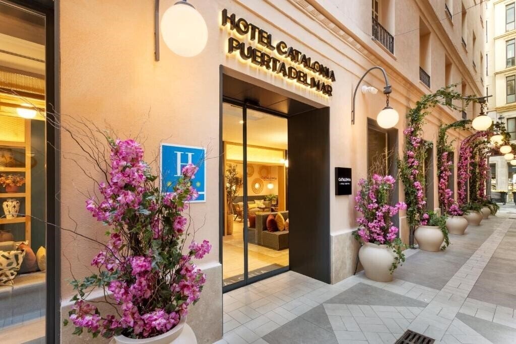Hotel Catalonia Puerta del Mar 4*
