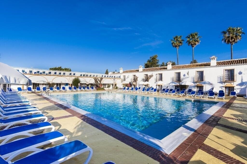 Готель Globales Cortijo Blanco 3*
