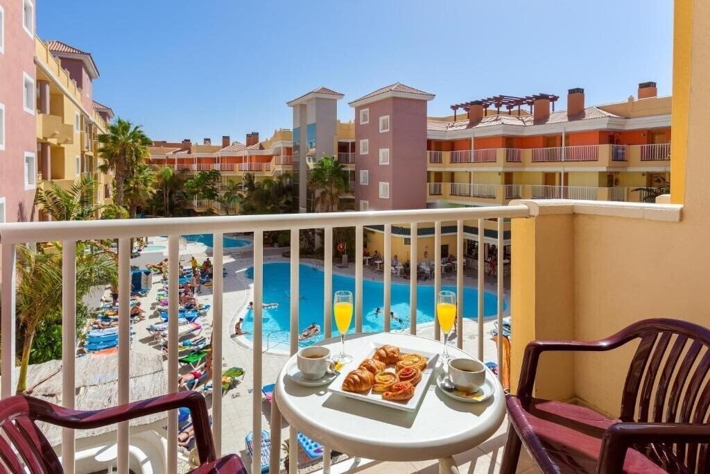 Zdjęcie Chatur Costa Caleta 3*