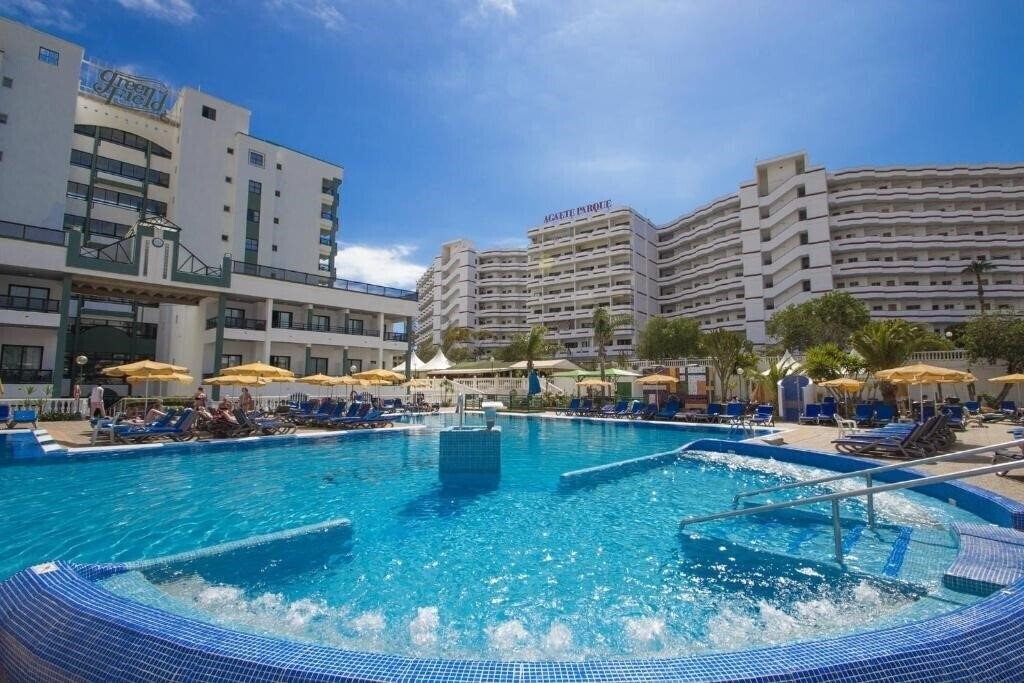 Готель Green Field Aparthotel 3*