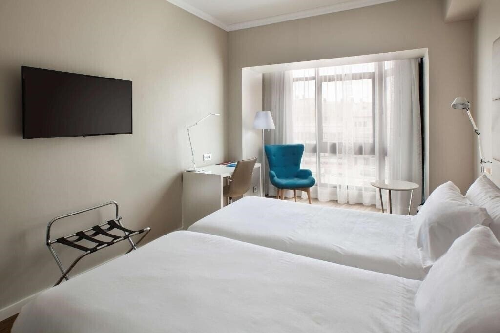 Hotel Nh Las Palmas Playa Las Canteras 3*