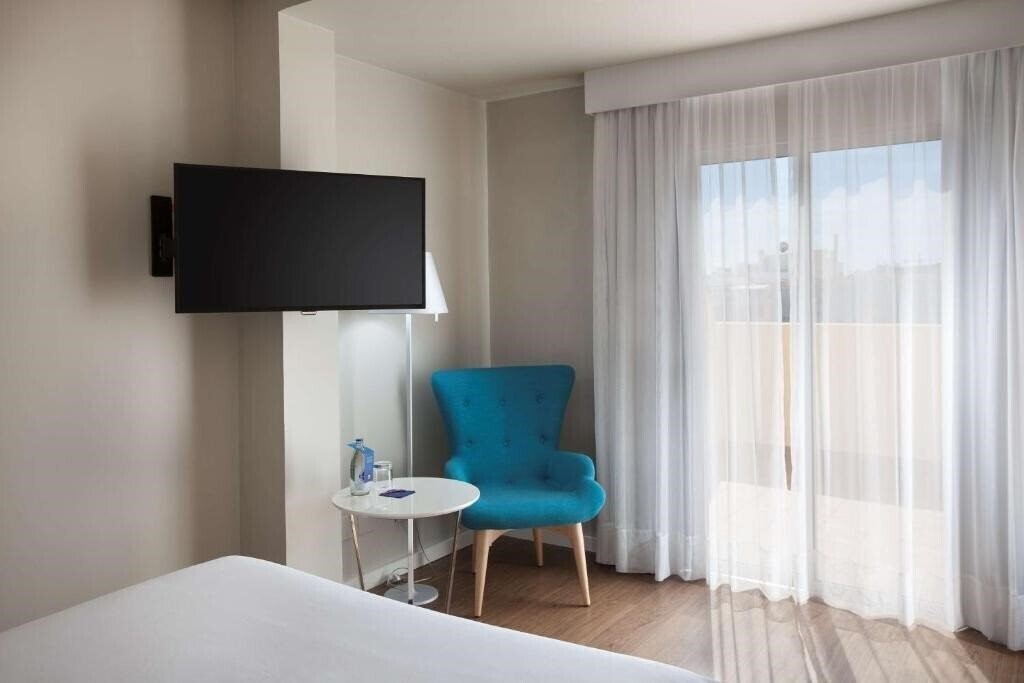 Zdjęcie Nh Las Palmas Playa Las Canteras 3*