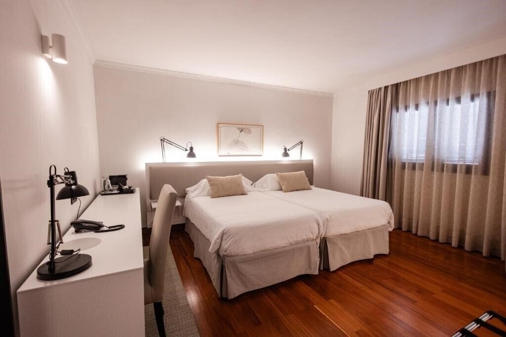 Zdjęcia Escuela Santa Brigida 4*