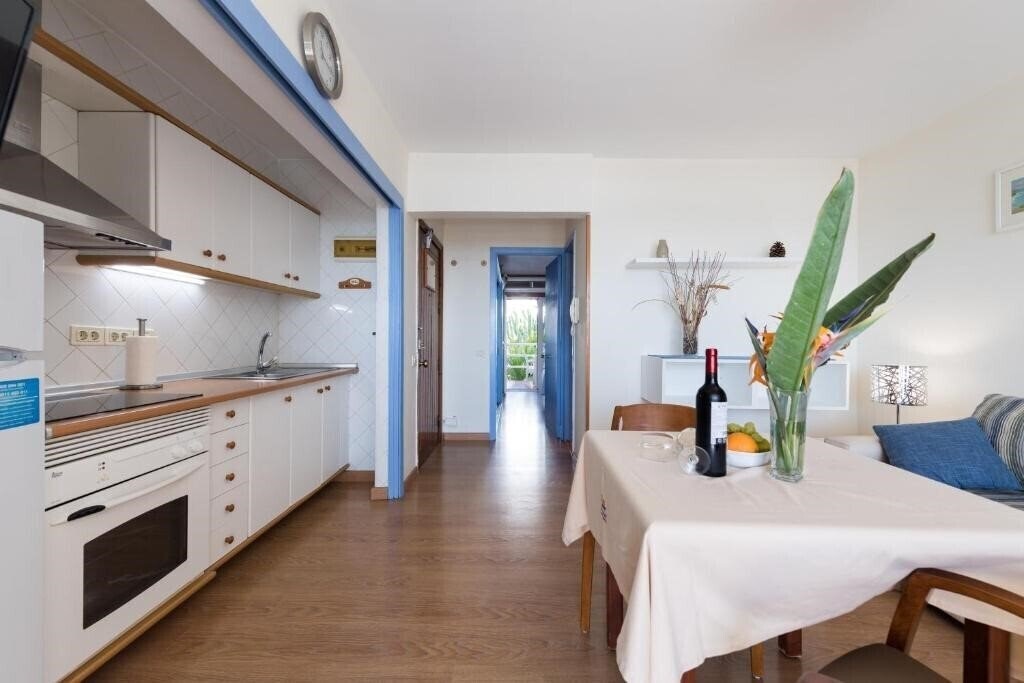 Фотографія Apartamentos El Paseo 3*