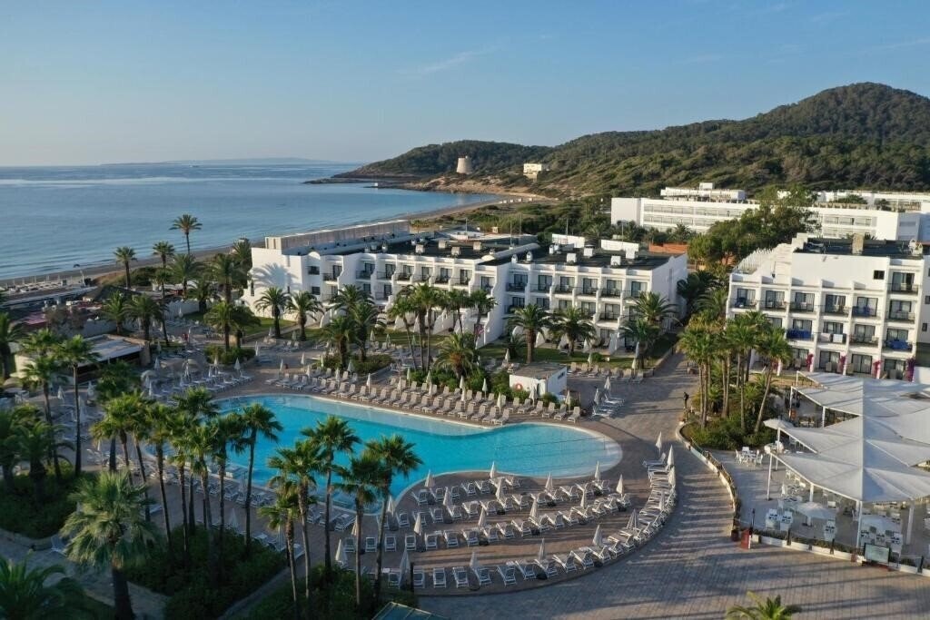 Готель Grand Palladium White Island Resort & SPA 5*