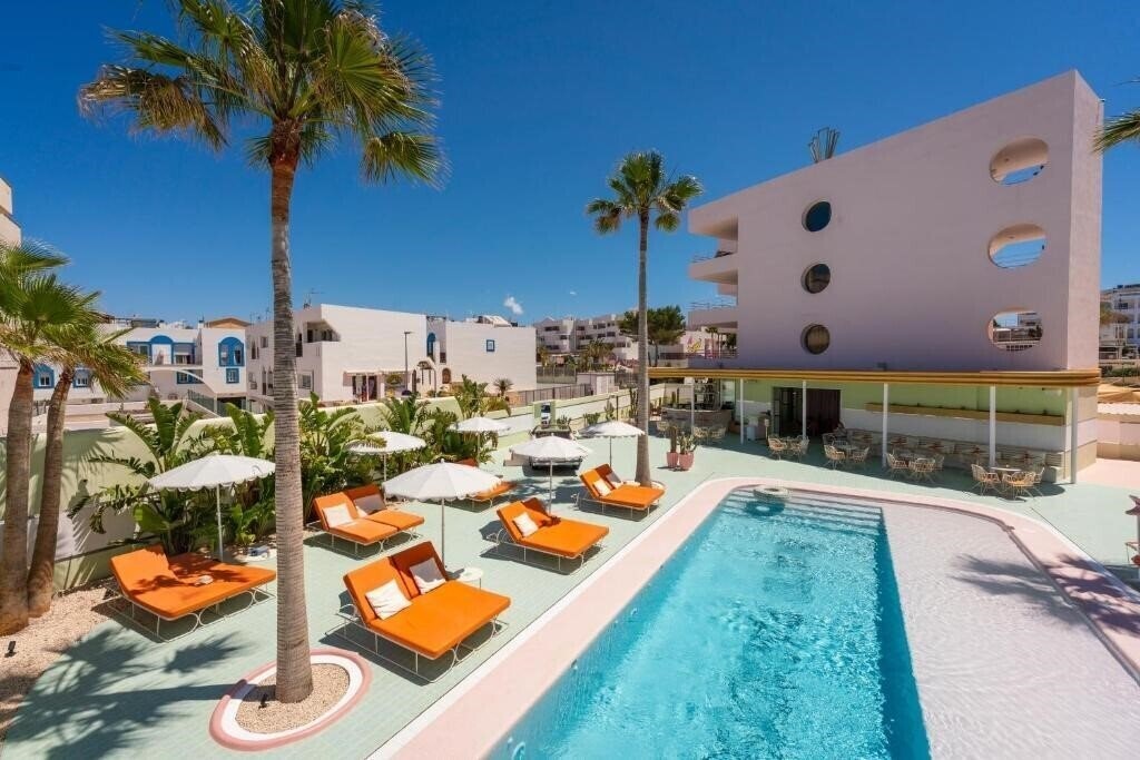Готель Grand Paradiso Ibiza 4*