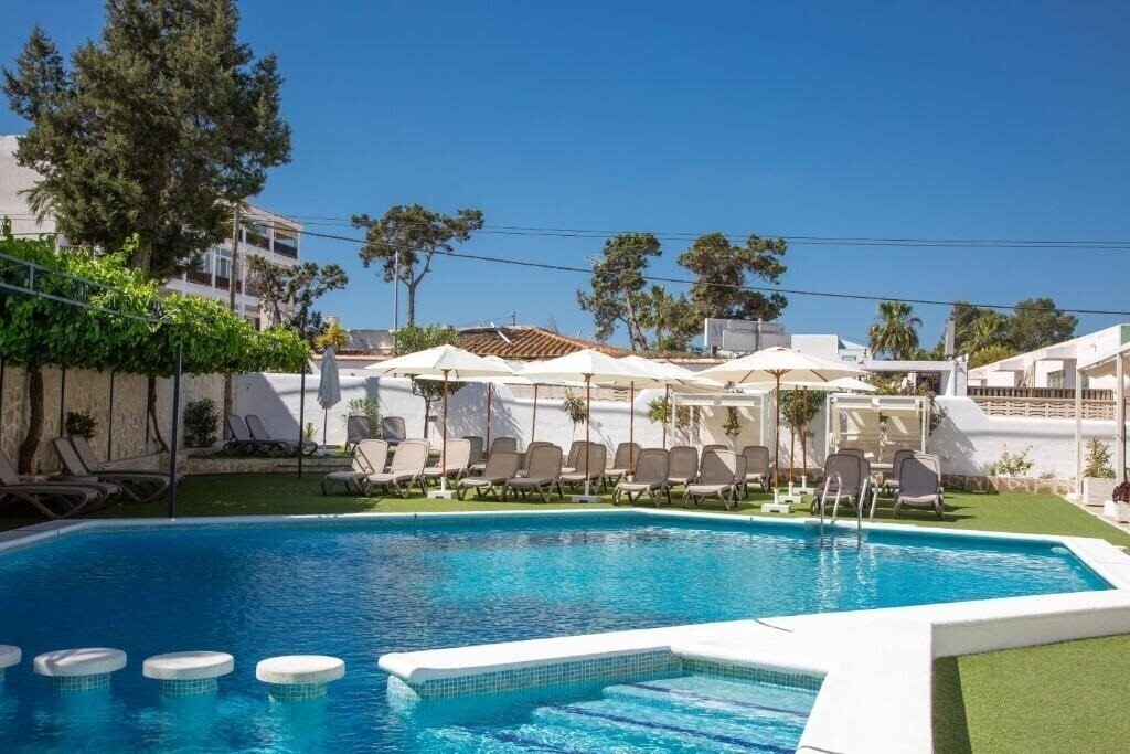 Hotel Casual Bahia Ibiza 3*