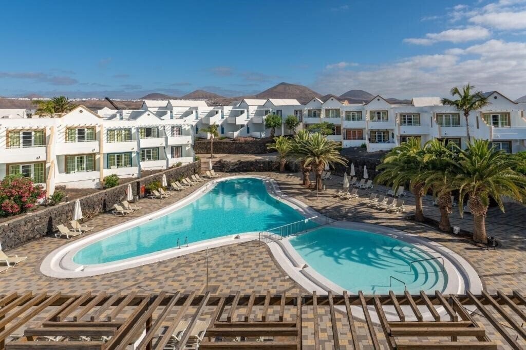 Готель Apartamentos Livvo Morromar 3*